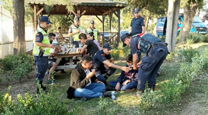 İzmir'in 4 ilçesinde 314 kaçak göçmen yakalandı