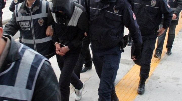 İzmir merkezli 16 ilde FETÖ operasyonu: Çok sayıda gözaltı