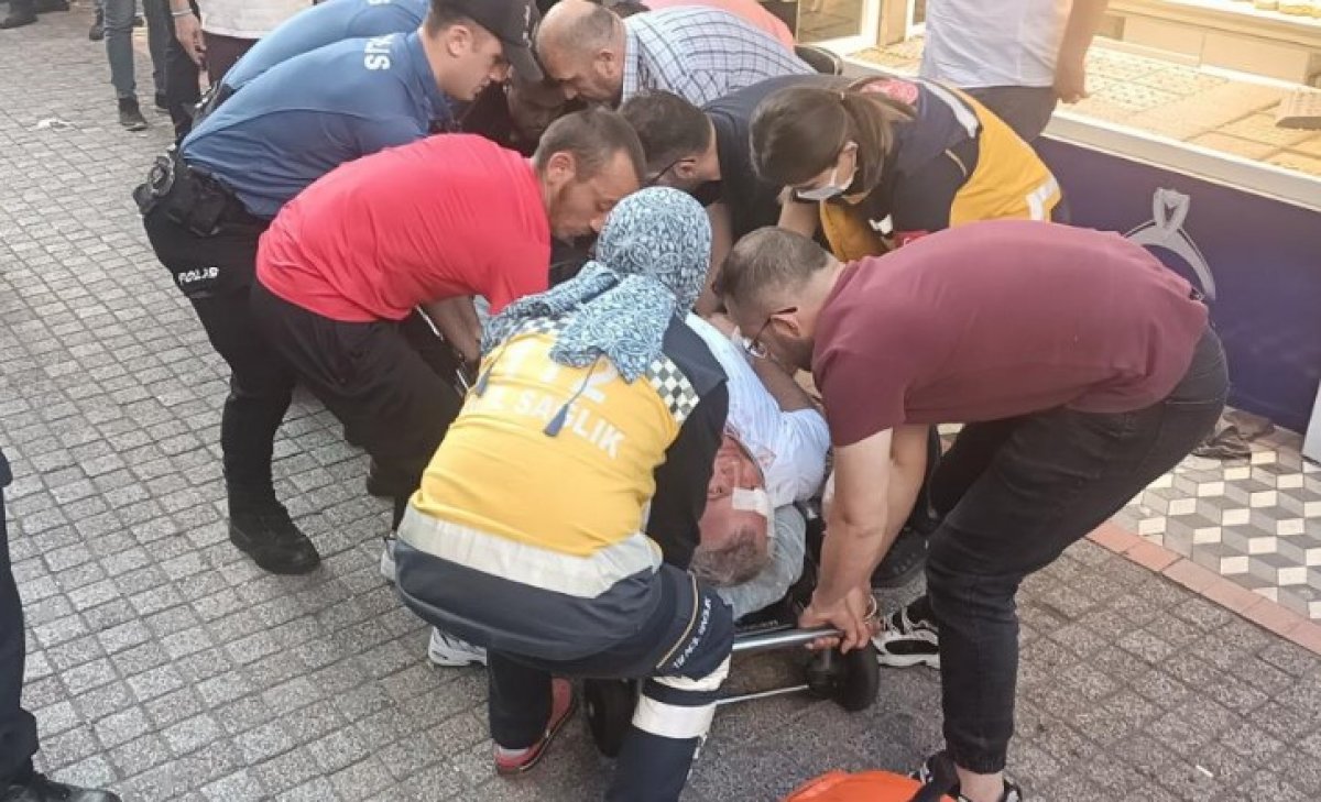Zonguldak ta kavgayı ayırmaya çalışan kişi kafasından darbe aldı #1