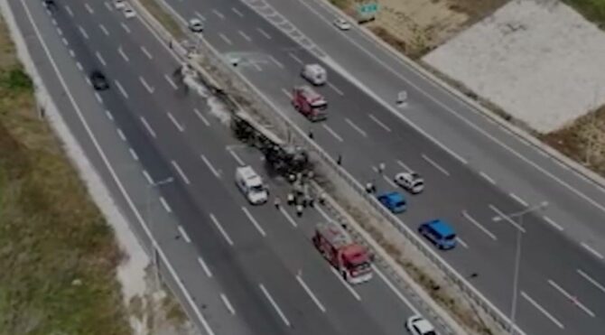 Kuzey Marmara otoyolunda feci kaza: Sürücü yanarak hayatını kaybetti