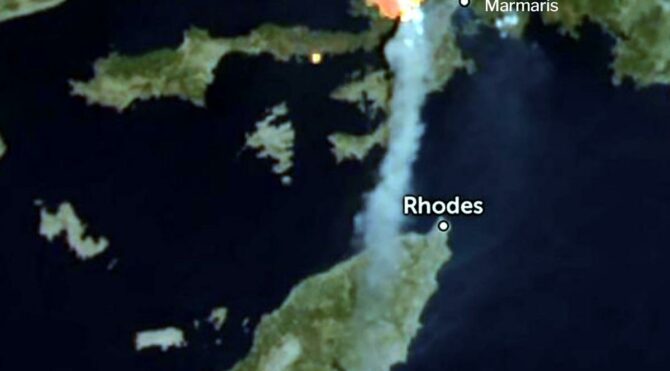 Marmaris yangınının külleri Rodos'a ulaştı