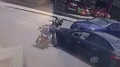 Önünden geçen motosikletliye vurup yoluna devam etti