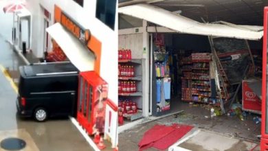 Sürücü kalp krizi geçirdi, minibüs markete daldı: 2 yaralı