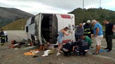 Turistleri taşıyan otobüs kaza yaptı: 1 ölü, 22 yaralı
