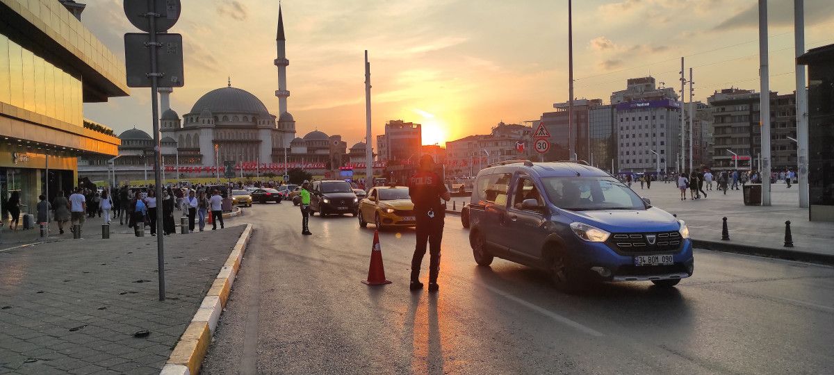 İstanbul da uygulamada durdurulan takside uyuşturucu çıktı #2