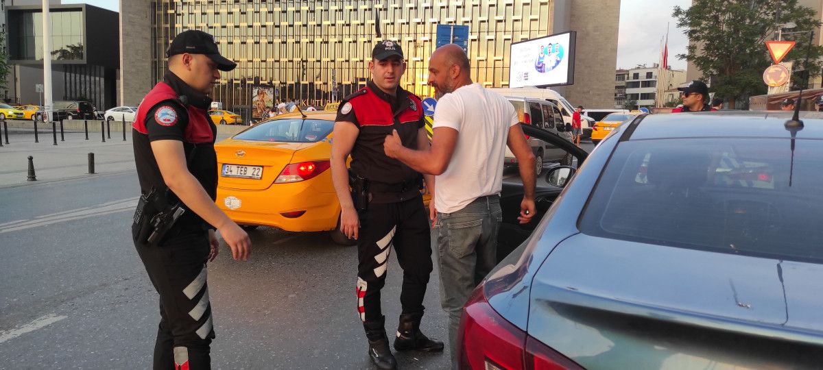 İstanbul da uygulamada durdurulan takside uyuşturucu çıktı #6