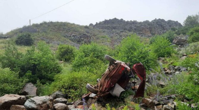 Viraja hızlı giren otomobil 80 metrelik uçuruma yuvarlandı: 1 ölü