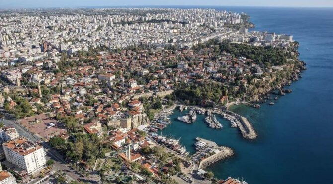 119 farklı ülke vatandaşı Antalya'da konut sahibi