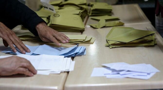 Anket sonucu: AKP, çekirdek seçmen kümesini kaybetmeye başladı