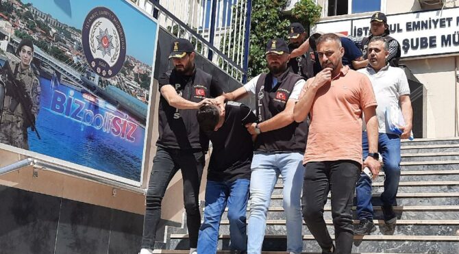 Beyoğlu'nda sokak ortasında cinayet: Saldırgan yakalandı
