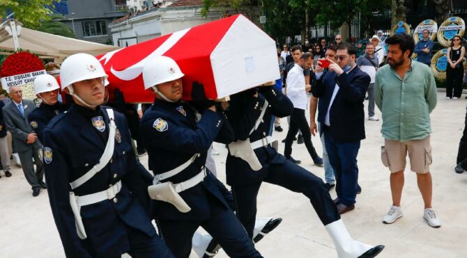 Eski Dışişleri Bakanı İlter Türkmen son yolculuğuna uğurlandı 