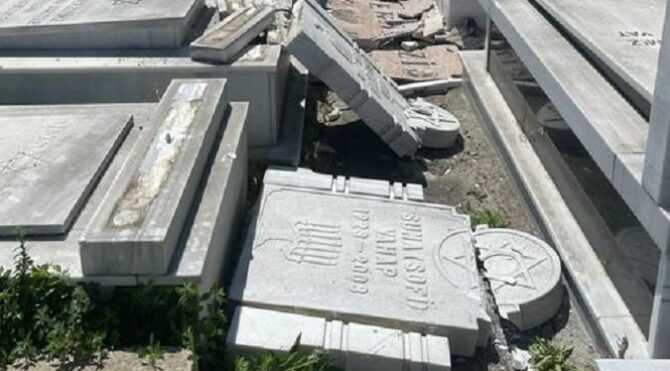 İstanbul'da Yahudi mezarlığına saldırı