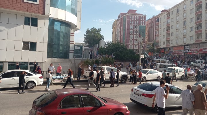 Mardin'de özel hastanenin yanındaki trafo patladı