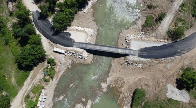 MSB selden yıkılan köprünün yerine sabit köprü kurdu
