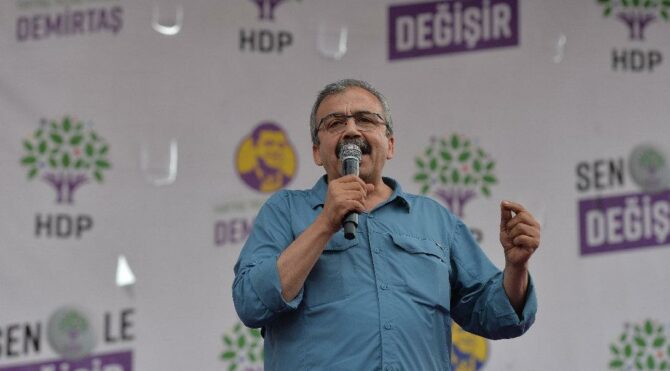 Süreyya Önder'e 10 ay hapis cezası