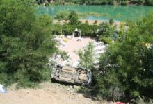 Tunceli'de otomobil şarampole devrildi: 4 yaralı