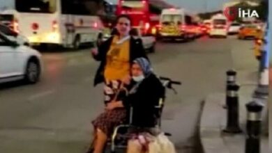 Turist müşteri için engelli ve yaşlı kadını taksiye almadılar