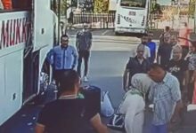 Ümraniye'de taksi durağı karıştı: Çay döktü, kafa attı