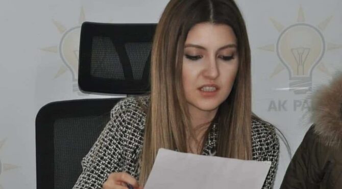 AKP’li başkanın komiser yardımcısı eşi FETÖ'den ihraç edildi