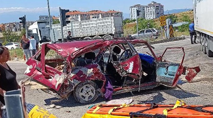 Bursa'da TIR ile otomobil çarpıştı: 1 ölü, 3 yaralı