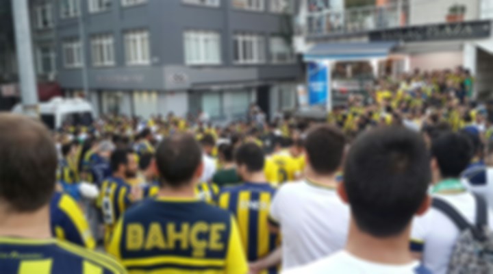 Fenerbahçe'li bir grup taraftara Erdoğan'a küfür ettikleri gerekçesiyle soruşturma başlatıldı