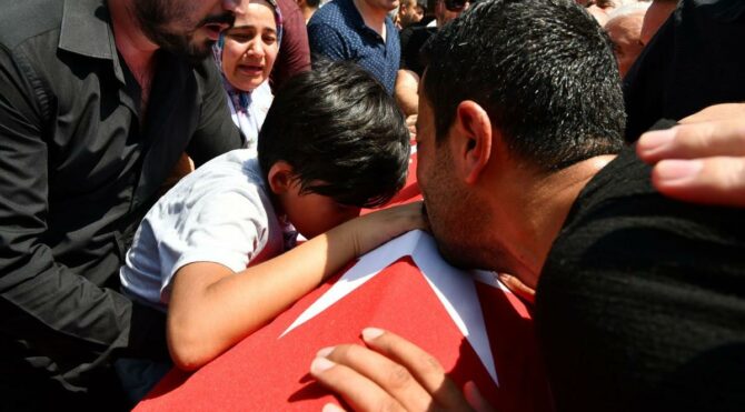 Gaziantep'teki faciada yaşamını yitiren itfaiyeciler için tören