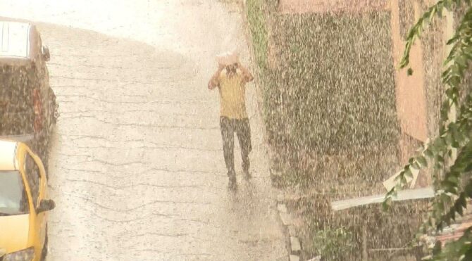 İstanbul'da sabah yağmuru