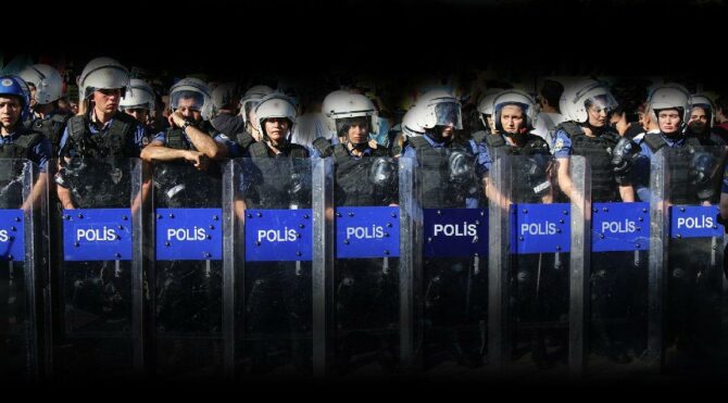 Polislerden 300 liralık promosyona isyan